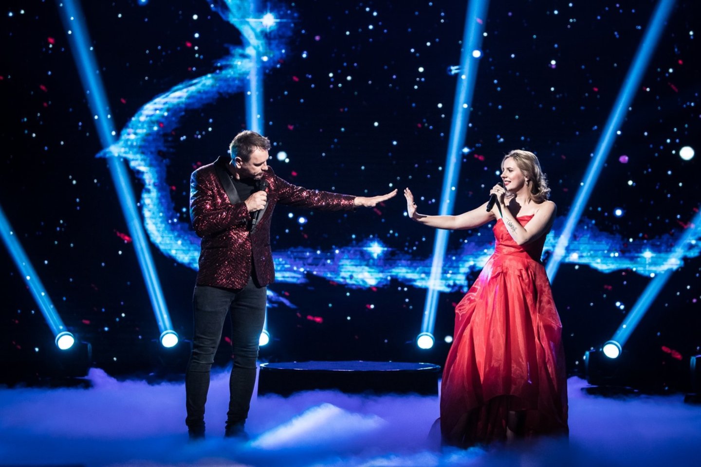 Ieva Narkutė ir Marijonas Mikutavičius pristatė dainą apie neįvykusią meilę.<br>Pr. siuntėjų nuotr.