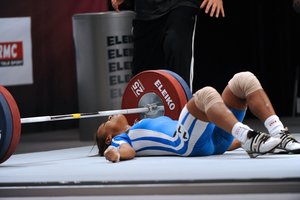 Pavojaus varpai sunkiajai atletikai: skandalų virtinė klibina olimpinės sporto šakos statusą