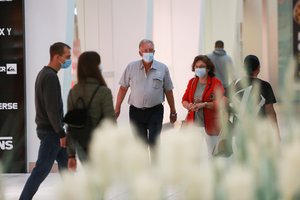 Atnaujinta izoliacijos tvarka: tarp išimčių – lankantiems kapus, sportininkams ir Lenkijos piliečiams