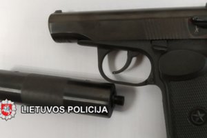 Klaipėdoje sulaikyti turtą prievartavę ir jį padegti bandę vyrai