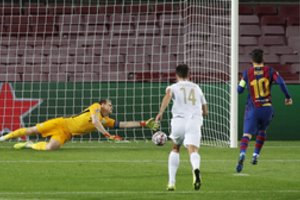 Čempionų lygos pirmajame ture – „Barcelona“ įvarčių festivalis ir smūgis PSG ambicijoms