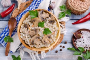 Štai kokia košė naudingiausia pusryčiams, o kokia – pietums ar vakarienei