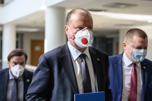 S. Skvernelis pasiuntė žinią pasigedusiems draudimų: jie vėl įvedami