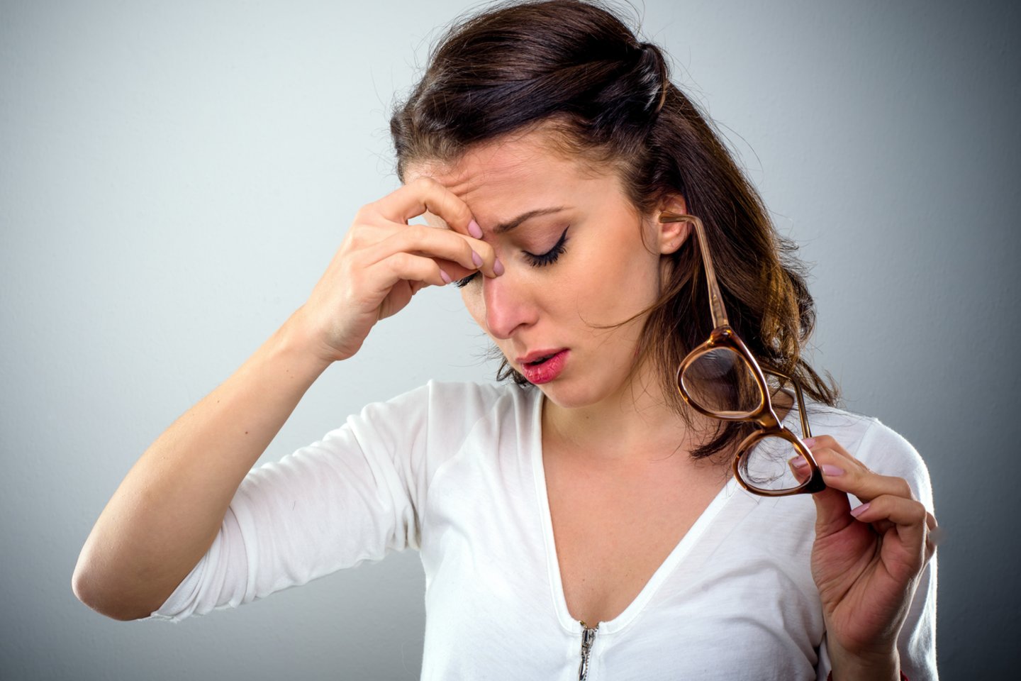  Migrenos priepuoliai paprastai gali trukti ir pusę, ir tris dienas. Klasterinis galvos skausmas – 15–180 minučių.<br>123rf nuotr.