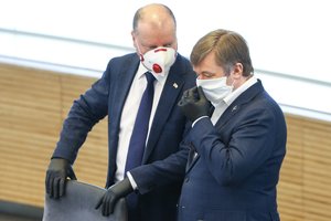 Apie draugystę su R. Karbauskiu kalbėjęs S. Skvernelis: džiaugiuosi, kad partijos nesiūlo oponentų šaudyti