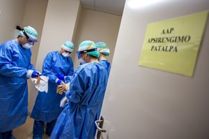 Koronaviruso testo atsakymo nespėjusio sulaukti mirusio vyro artimieji šokiruoti: ligoninė ir NVSC skleidžia melą