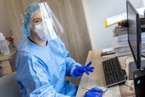 Gydymo įstaigoms išmokėta 13 mln. eurų kompensacija: lešos pasieks įsisiūbuojant antrajai koronaviruso bangai