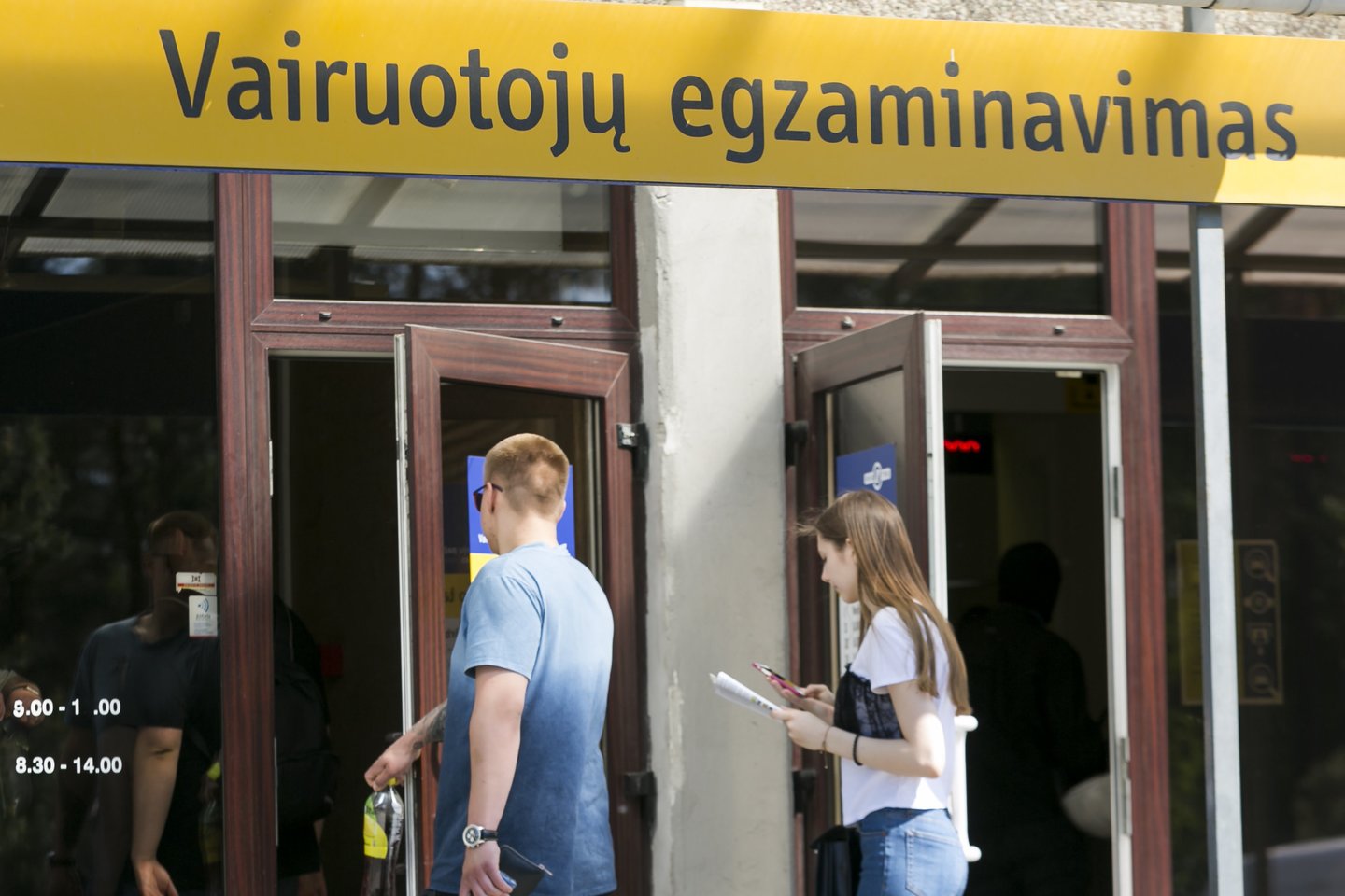 Siekiant valdyti COVID-19 plitimo grėsmę, „Regitra“ koreguoja klientų aptarnavimą.<br>T.Bauro nuotr.