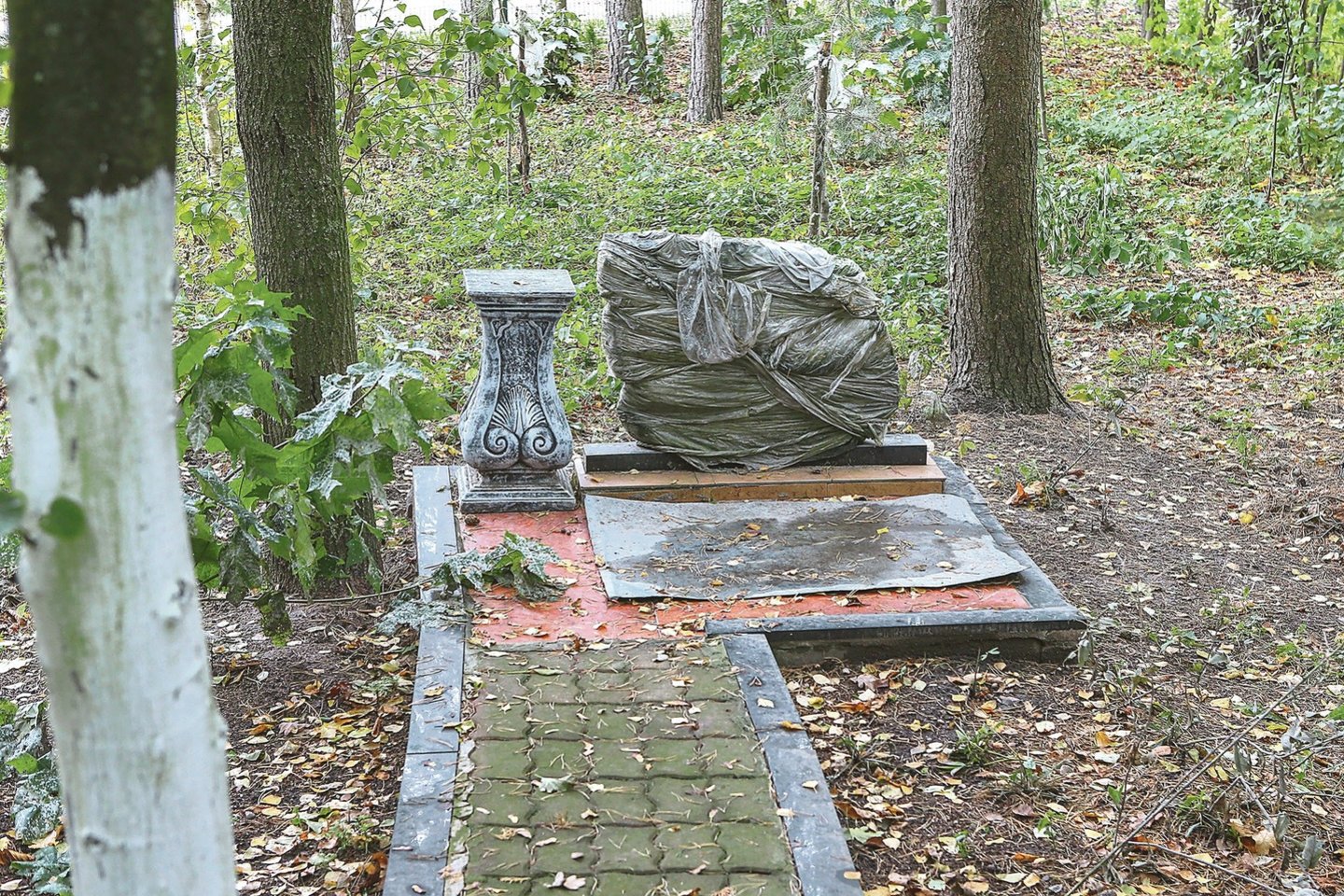 P.Stankevičius šalia Prezidentų alėjos yra įsirengęs savo kapavietę ir net sumokėjęs už palaikų sudeginimą krematoriume.<br>G.Šiupario nuotr.