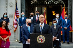 JAV kongresmenas A. Schiffas paragino pripažinti Kalnų Karabacho nepriklausomybę