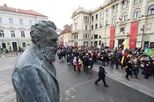 „MG Baltic“ byloje atverti slaptų įrašų protokolai apie J. Basanavičiaus paminklą sukėlė net nuostabą teisme