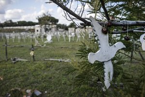 Kapai liudija skausmingas istorijas: pakraupo ant kryžių išvydusios savo vardus