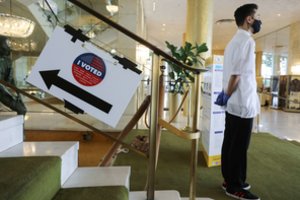 Likus daugiau nei savaitei iki rinkimų JAV, iš anksto balsavo rekordiškai daug žmonių