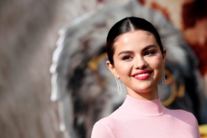 Selena Gomez prakalbo apie vienatvę ir kaip kovoja su savo psichologine būsena