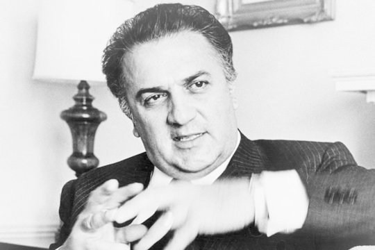 1993 m. mirė italų kino režisierius Federico Fellini (73 m.).<br>wikipedia