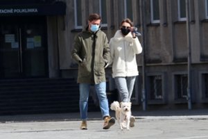 Specialistai atsakė, ką daryti, jeigu šeimos nariui diagnozuotas koronavirusas