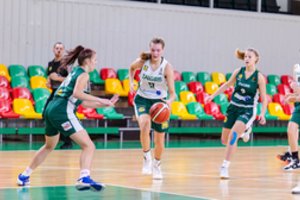 Lietuvos moksleivių krepšinio lyga dviem savaitėms stabdo čempionatus