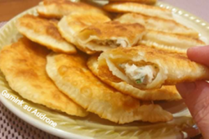 Čeburekai iš tešlos su kefyru: receptas, kuriuo verta dalintis 