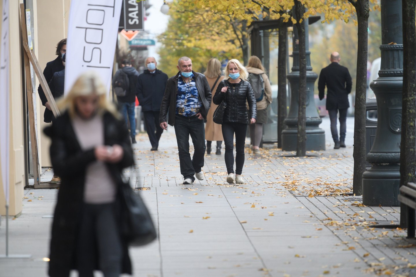 Nuo trečiadienio kaukės privalomos visose viešose vietose Vilniuje.<br>V.Skaraičio nuotr.