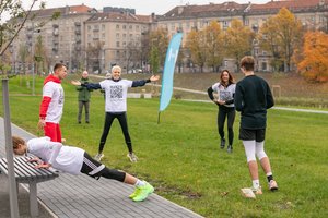 COVID-19 antros bangos fone pristatyta socialinė platforma – palaikė ir meras, ir žinomi žmonės