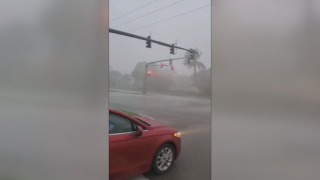 Vaizdai iš uragano talžomos Luizianos: gyventojai raginami apsirūpinti atsargomis bent trims dienoms