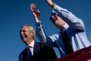 D. Trumpas: „Brexit“ partijos lyderis N. Farage'as – „Europos karalius“