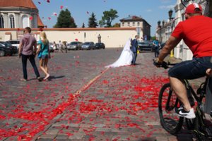 Fotografas medžioja beskonybes ir lietuvišką kičą – jo gausu net kapinėse