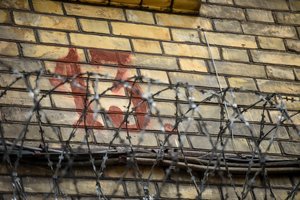 Koronaviruso nesustabdė nei spygliuotos įkalinimo įstaigų tvoros: patvirtinta 19 infekcijos atvejų