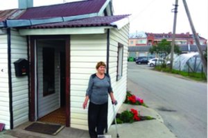 Vieniša 86 metų panevėžietė nevilty – kaimynai užsimojo nugriauti jos priestatą