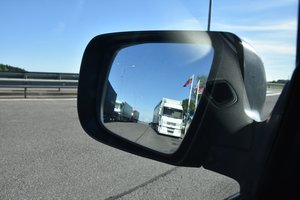 Ratus link Kazachstano sukantiems vilkikams – svarbus įspėjimas