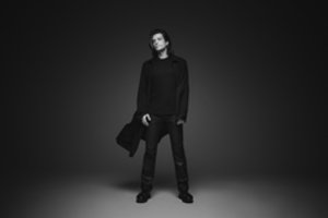 Premjera: Jonas Nainys-Jovani pristato naują hitą ir vaizdo klipą „Giorgio Armani“