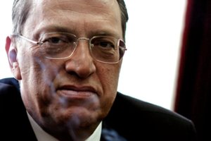 Eidamas 74 metus mirė buvęs Turkijos premjeras M. Yilmazas