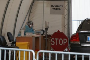 SAM ragina neskambinti į karštąją liniją dėl pakartotinio koronaviruso testo, pasveikimui įrodyti jis nereikalingas