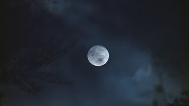 Helovino naktį nušvies retas mėlynasis mėnulis