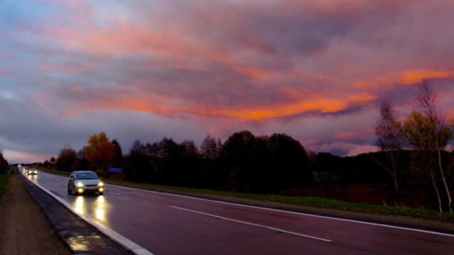 Sinoptikai: sugrįžta lietus ir rudeniška dargana