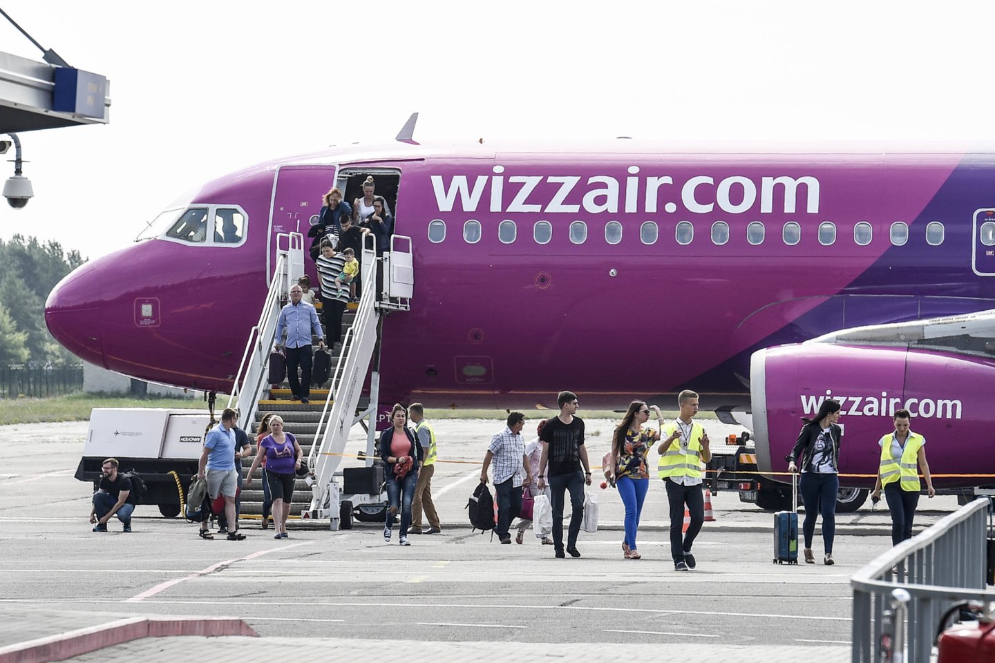 „Wizz Air“ keleivių skaičius spalį buvo daugiau nei per pus mažesnis nei prieš metus.<br>V.Ščiavinsko nuotr.