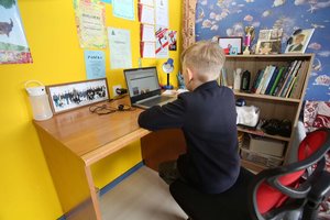 Nemokama pagalba moksleiviams, kuriems kyla problemų prisijungiant prie nuotolinių pamokų