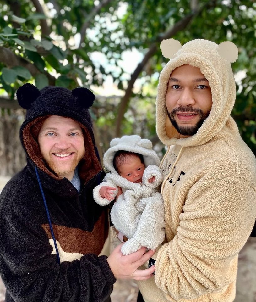  Spalio 26-ąją, pirmadienį, Bennettas pagimdė berniuką, kurį pavadino Hudsonu Oliveriu.<br> Instagram nuotr.