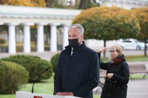 Prezidentas suteikė malonę keturiems nuteistiesiems