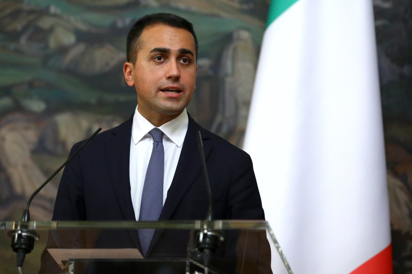 Italijos užsienio reikalų ministras po atakų Vienoje ir Nicoje antradienį sakė, kad Europos Sąjunga turėtų svarstyti kokį nors amerikietiško pavyzdžio „Patrioto aktą“ kovai su terorizmu stiprinti.