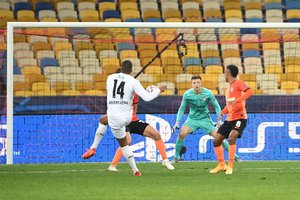 Maskvoje šeimininkai atsilaikė, o Kijeve svečius priėmęs Donecko klubas buvo sulygintas su žeme