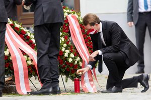 Austrijoje kyla klausimų dėl sprendimo paleisti nuteistą šaudynes Vienoje surengusį asmenį