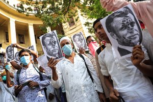 E. Macronas: Prancūzija kovoja su islamo ekstremizmu, o ne islamu