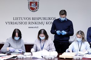 VRK panaikino 27 į Seimą išrinktų savivaldybių tarybų narių įgaliojimus