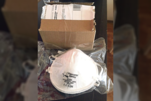 Koronaviruso pamokos: Seimas pritarė patobulintam asmeninės apsaugos priemonių rezervo kaupimo modeliui