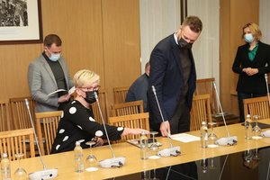 Koalicinės derybos – finišo tiesiojoje: partijos skelbia apie susitarimą, susiderėta ir dėl tos pačios lyties asmenų partnerystės