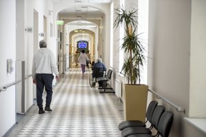 SAM nustatė naują tvarką, kaip būtų prižiūrimi COVID-19 sergantys socialinės globos įstaigų gyventojai