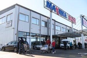 Įsigaliosiant karantinui, keičiasi dalies „Maxima“ parduotuvių darbo laikas
