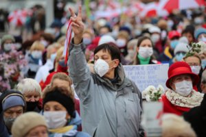 Minske į milicijos skyrius nugabentos kelios moterų eisenos dalyvės