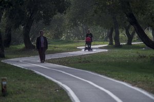 Augantys užsikrėtimai grąžina gyventojus į namus